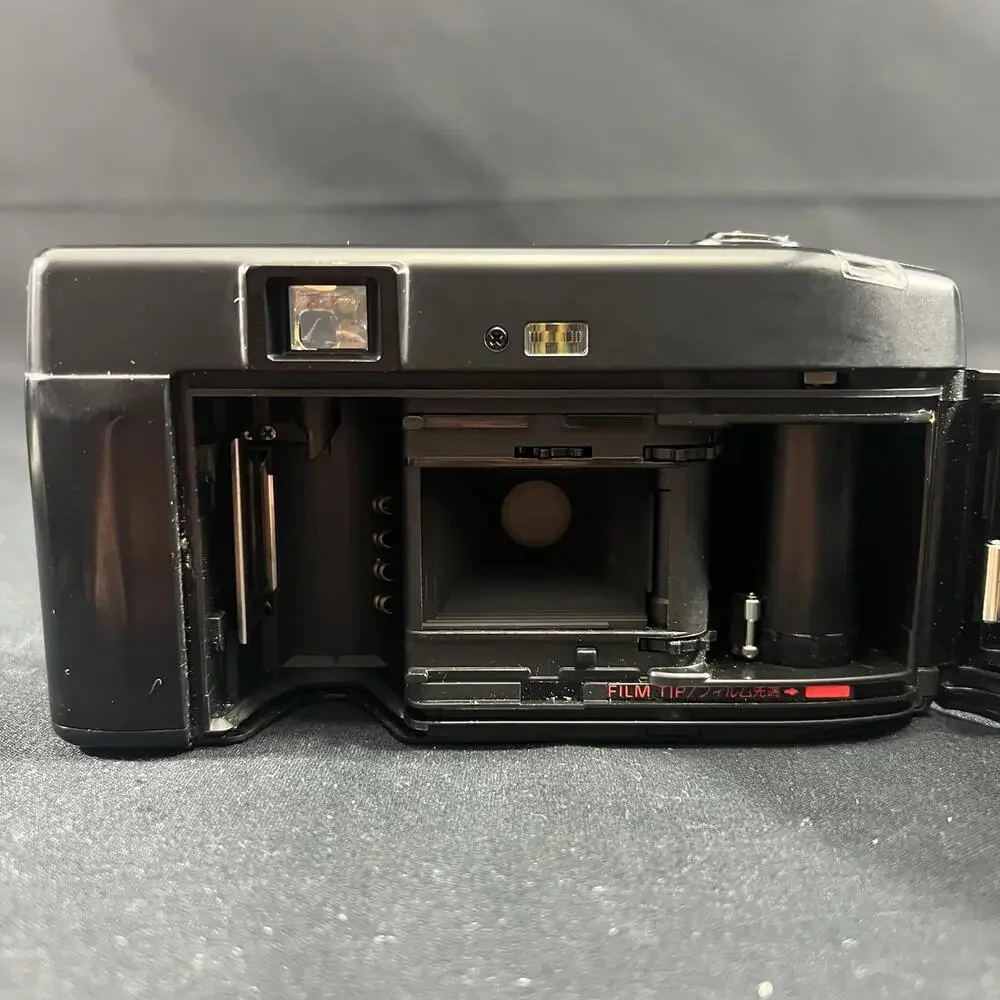 Nikon One Touch 35mm film Point & Shoot Camera 1:2.8 Lens - Bag & Manual